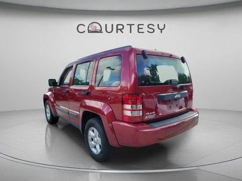 Used 2012 Jeep Liberty Sport AWD/4WD image 2