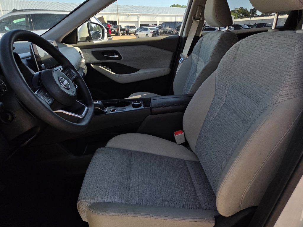 Used 2023 Nissan Rogue SV AWD/4WD image 16
