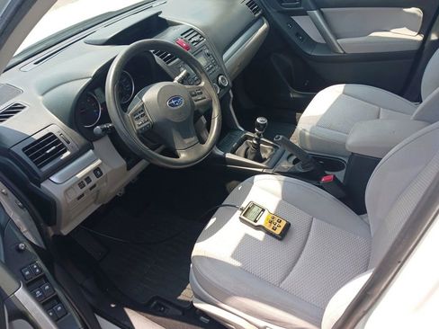 Used 2014 Subaru Forester 2.5i AWD/4WD image 5
