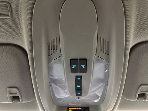 Used 2017 Chevrolet Equinox LT w/ Convenience Package image 34