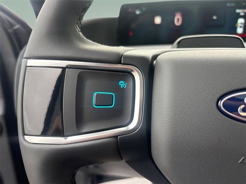 New 2025 Ford Expedition Active image 19