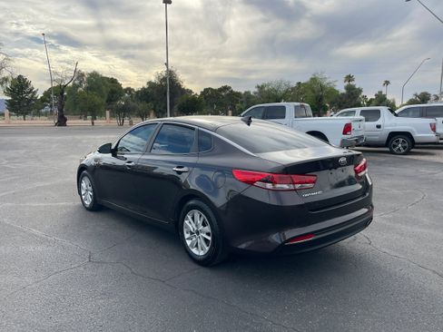 Used 2018 Kia Optima LX FWD image 3