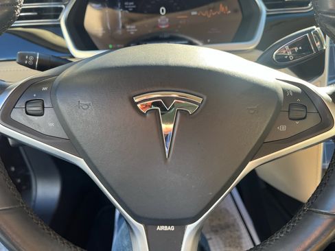 Used 2013 Tesla Model S image 17