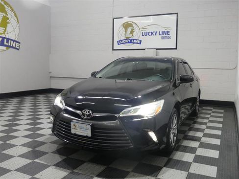 Used 2016 Toyota Camry XLE FWD image 4