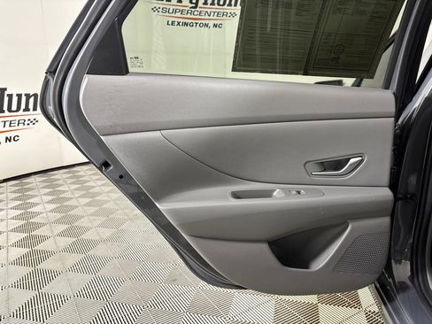 Used 2025 Hyundai Elantra Sport FWD image 22