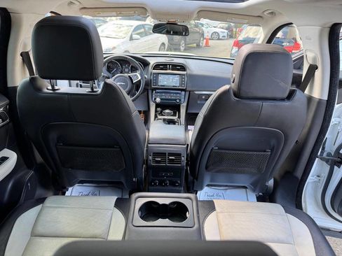 Used 2017 Jaguar F-PACE R-Sport image 34