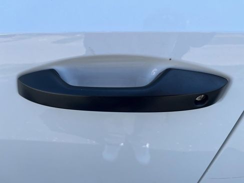 Used 2025 Nissan Kicks S AWD/4WD image 16
