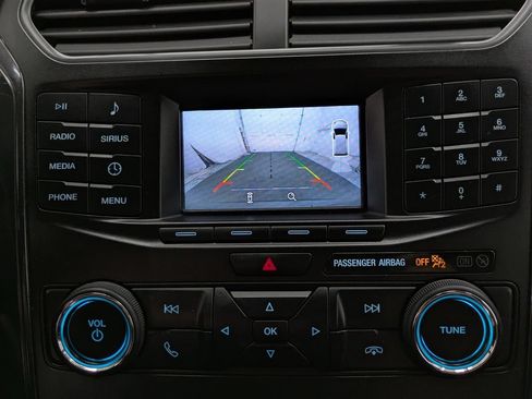 Used 2019 Ford Explorer XLT w/ Class III Trailer Tow Package AWD/4WD image 7