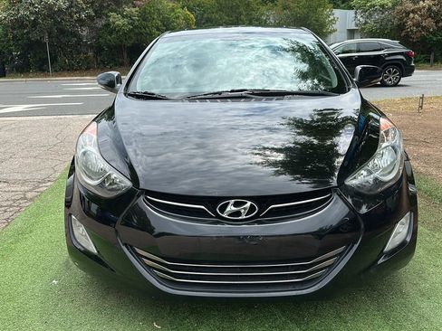 Used 2012 Hyundai Elantra Limited FWD image 2