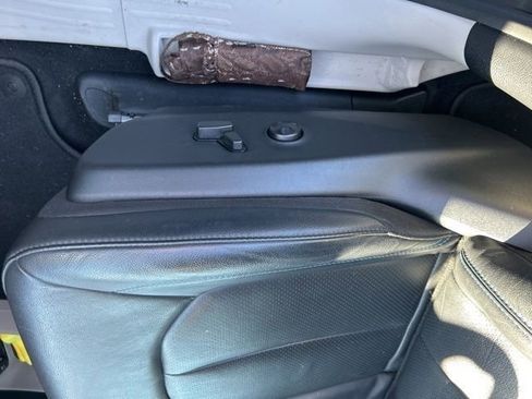 Used 2021 Chrysler Pacifica Touring-L w/ Premium & Safety Sphere Group image 5