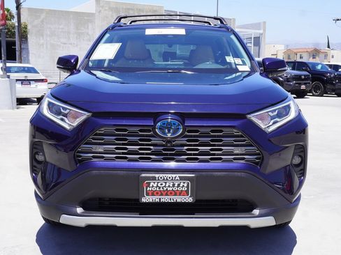 Certified 2020 Toyota RAV4 Limited AWD/4WD image 3