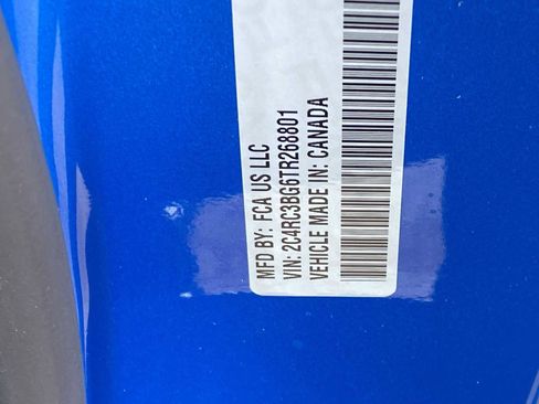 New 2026 Chrysler Pacifica Select AWD/4WD image 36