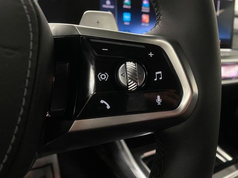 Certified 2025 BMW 760i xDrive w/ Executive Package image 17