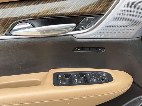 Used 2023 Cadillac XT6 Premium Luxury w/ Platinum Package FWD image 21