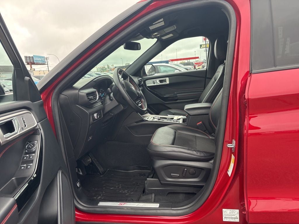 Used 2023 Ford Explorer ST-Line AWD/4WD image 13