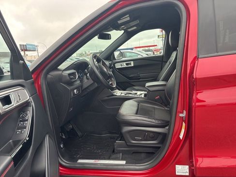 Used 2023 Ford Explorer ST-Line AWD/4WD image 13