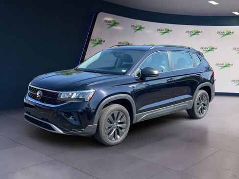 Used 2024 Volkswagen Taos S image 2