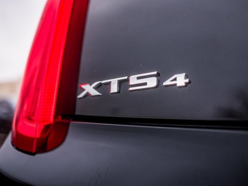 Used 2013 Cadillac XTS Premium image 13