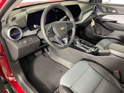New 2026 Chevrolet Trax LT w/ LT Convenience Package image 3