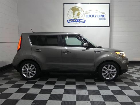 Used 2017 Kia Soul + w/ Primo Package image 6