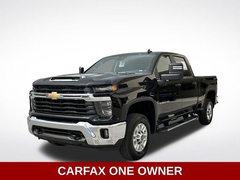 Used 2025 Chevrolet Silverado 2500 LT w/ Convenience Package AWD/4WD image 2