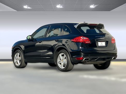 Used 2014 Porsche Cayenne Platinum Edition image 3