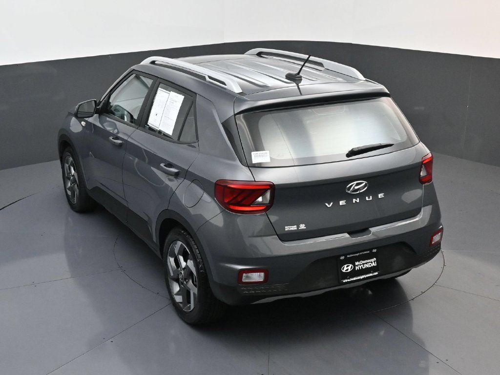 Certified 2025 Hyundai Venue SEL FWD image 20