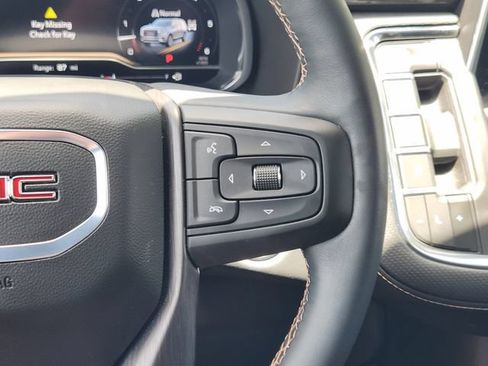Used 2024 GMC Yukon AT4 w/ Technology Package AWD/4WD image 28