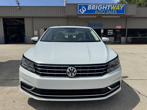 Used 2019 Volkswagen Passat 2.0T Wolfsburg w/ Wheels & Sunroof Package FWD image 3