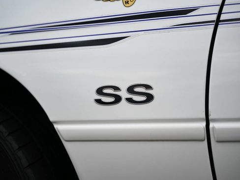 Used 2000 Chevrolet Camaro Z28 w/ SS Performance/Appearance Pkg image 43