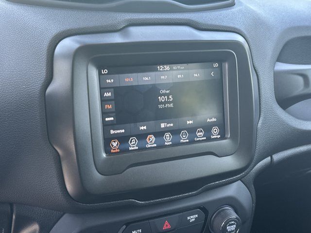 Used 2020 Jeep Renegade Latitude FWD image 30