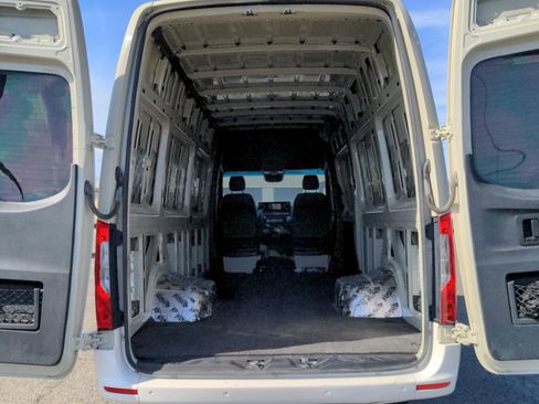 Used 2019 Mercedes-Benz Sprinter 170 image 29