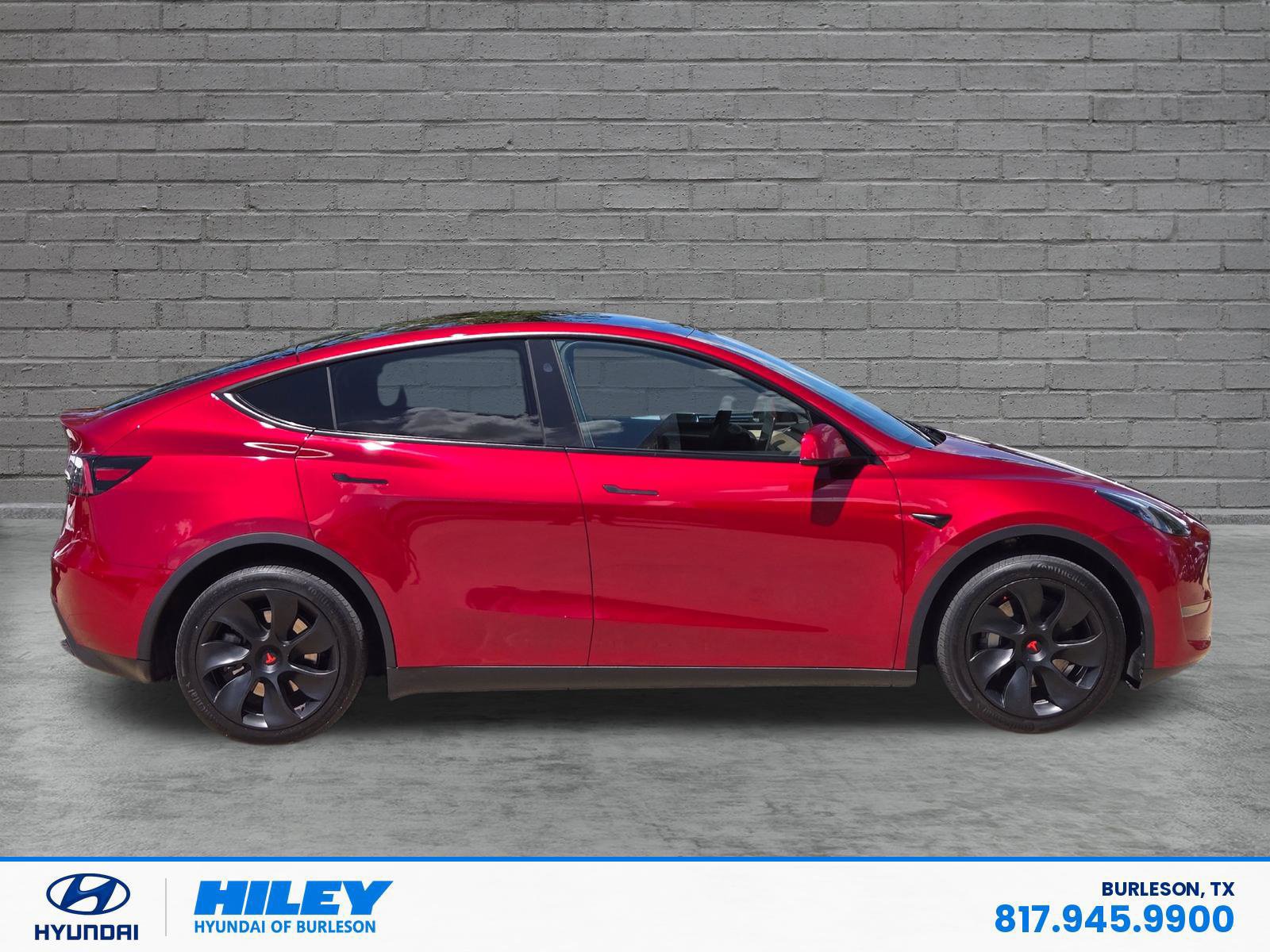Used 2024 Tesla Model Y Long Range AWD/4WD image 3