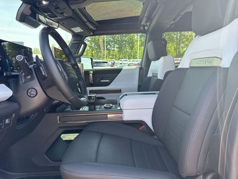 Used 2025 GMC Hummer EV 3X w/ LPO, Dark Essentials Package AWD/4WD image 9