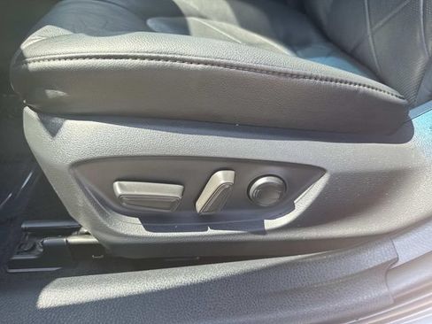 Used 2018 Toyota Camry XLE w/ Driver Assist Package FWD image 18
