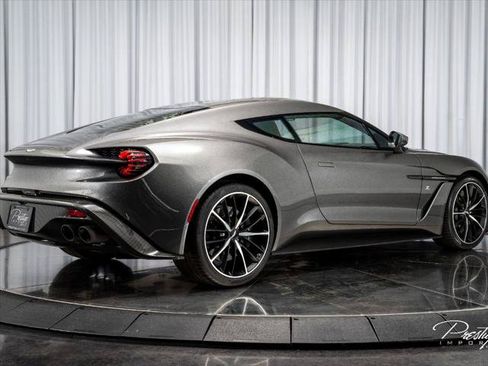Used 2018 Aston Martin Vanquish Zagato RWD image 6