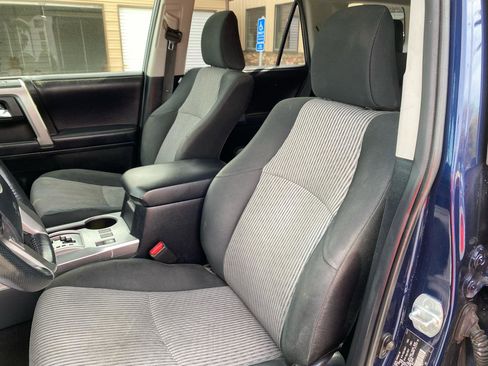 Used 2018 Toyota 4Runner SR5 AWD/4WD image 6