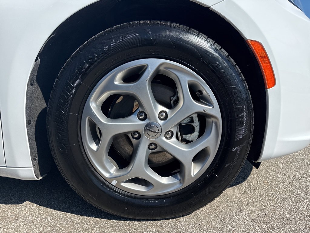 Used 2023 Chrysler Pacifica Limited FWD image 49