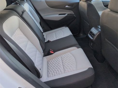 Used 2021 Chevrolet Equinox LS image 25