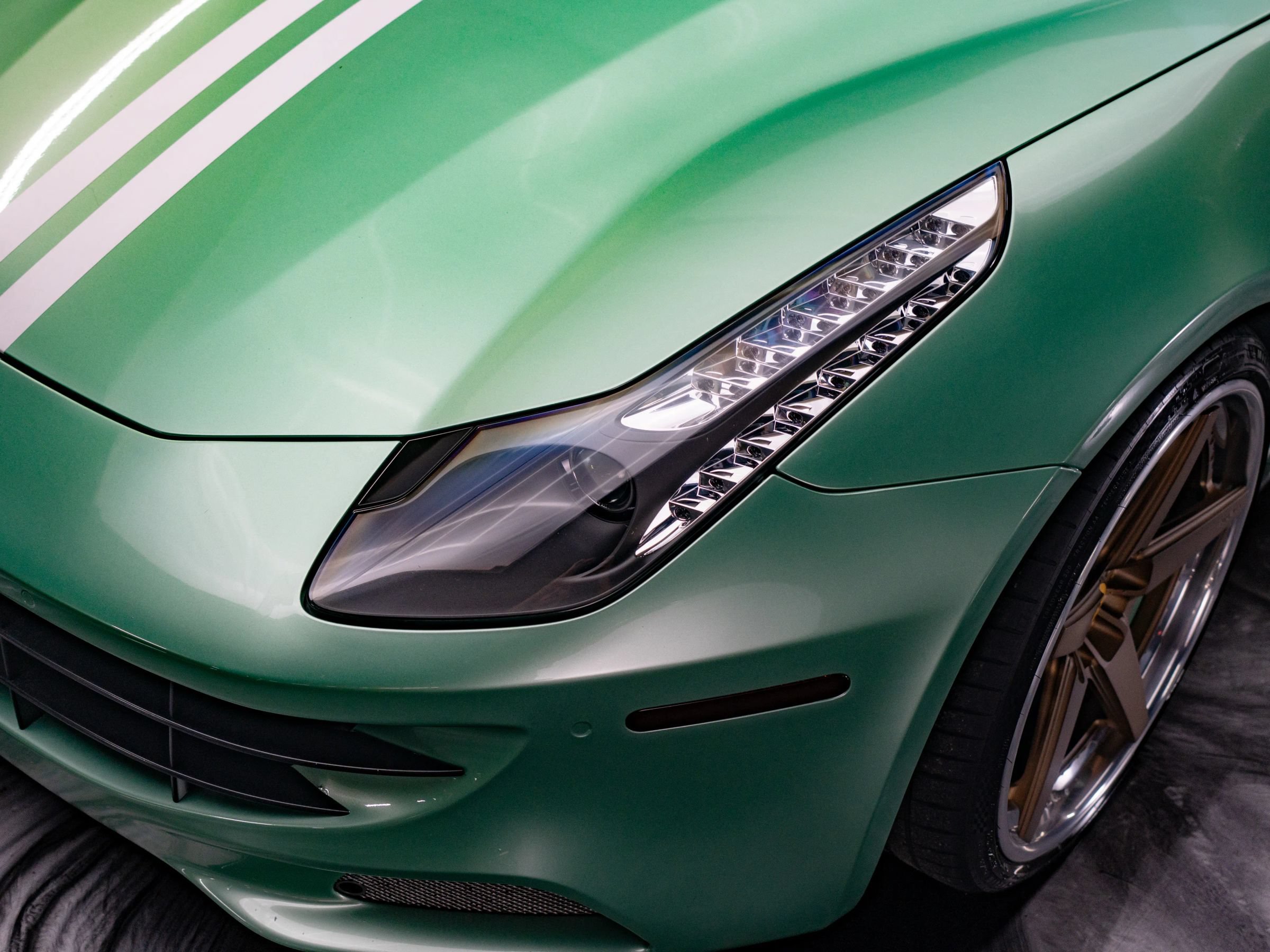 Used 2012 Ferrari FF AWD/4WD image 10