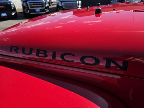 Used 2016 Jeep Wrangler Unlimited Rubicon w/ Connectivity Group image 20