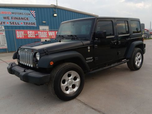 Used 2015 Jeep Wrangler Unlimited Sport w/ Connectivity Group AWD/4WD image 1