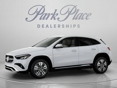 Used 2025 Mercedes-Benz GLA 250 4MATIC image 3