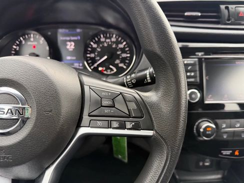 Used 2018 Nissan Rogue S image 15