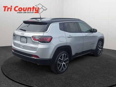 Used 2025 Jeep Compass Limited w/ Elite Group AWD/4WD image 8