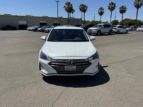Used 2020 Hyundai Elantra SE w/ Cargo Package (C1) FWD image 4