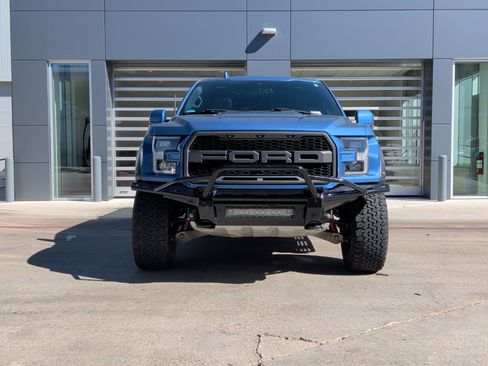 Used 2019 Ford F150 Raptor w/ Equipment Group 802A Luxury image 3