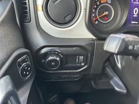 Used 2024 Jeep Wrangler Sport S image 21