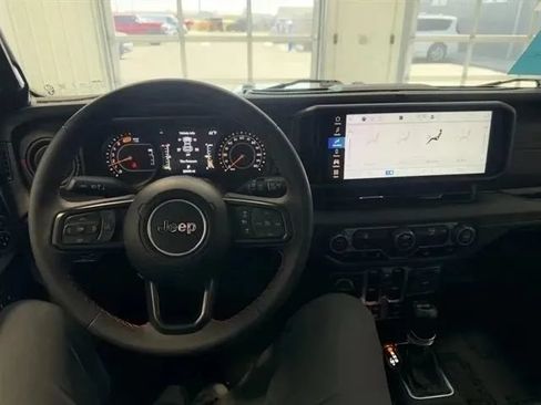 Used 2024 Jeep Wrangler Unlimited Rubicon AWD/4WD image 28