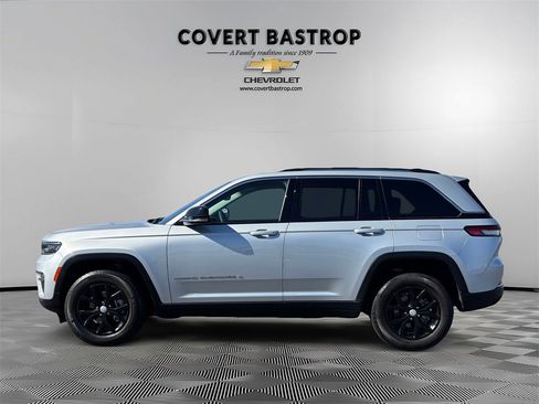 Used 2024 Jeep Grand Cherokee Limited image 4